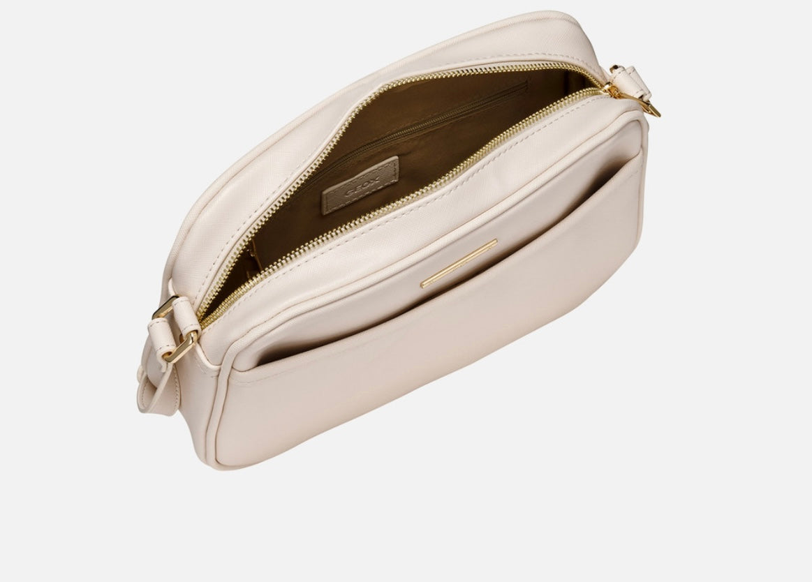 D35KGA Celestye bianco latte Geox
