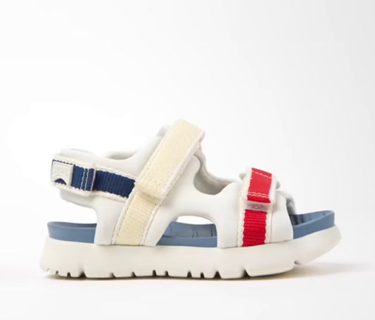 K800590-010 Camper